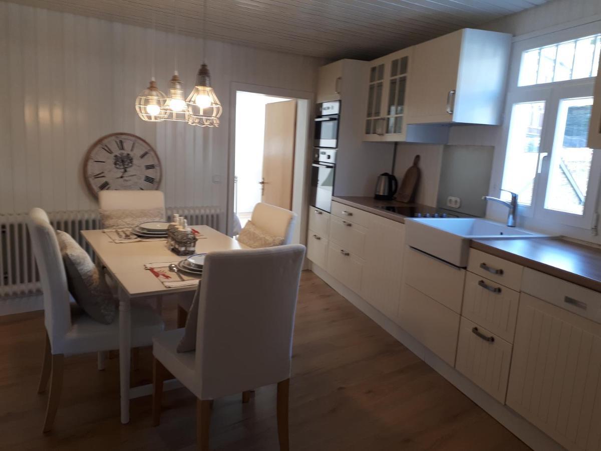 Uber Den Dachern Von Montjoie Extérieur photo